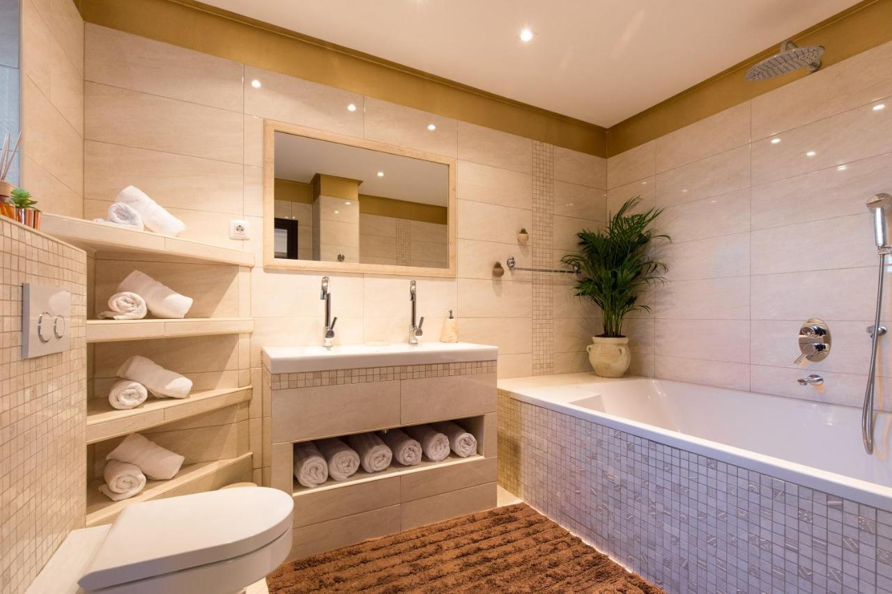 Deluxe Sea View Apartment Mate Balote Рийека Екстериор снимка