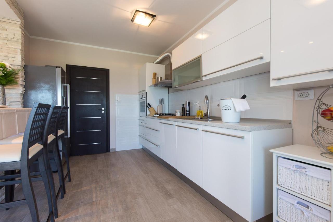 Deluxe Sea View Apartment Mate Balote Рийека Екстериор снимка